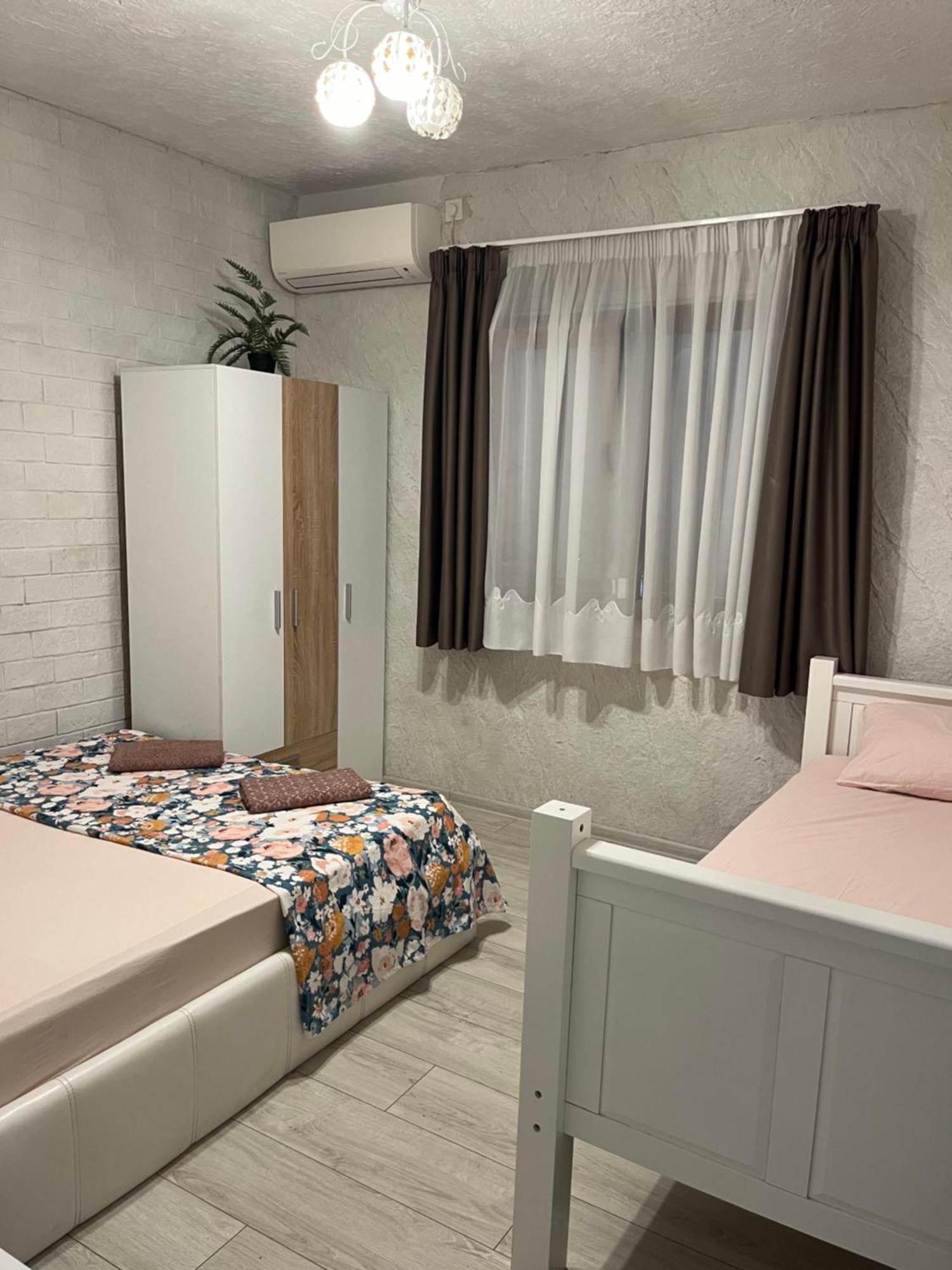 Guest House Costa 2 Karianí 外观 照片